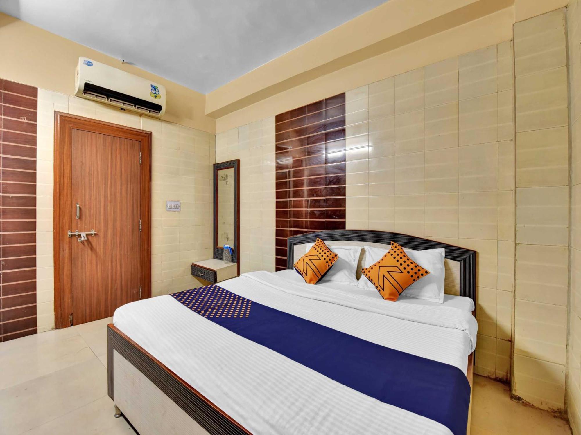 Oyo 85212 Hotel Vaibhav Ajmer Buitenkant foto