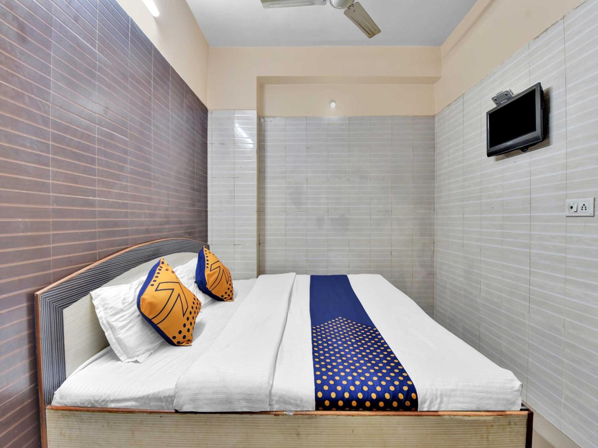 Oyo 85212 Hotel Vaibhav Ajmer Buitenkant foto