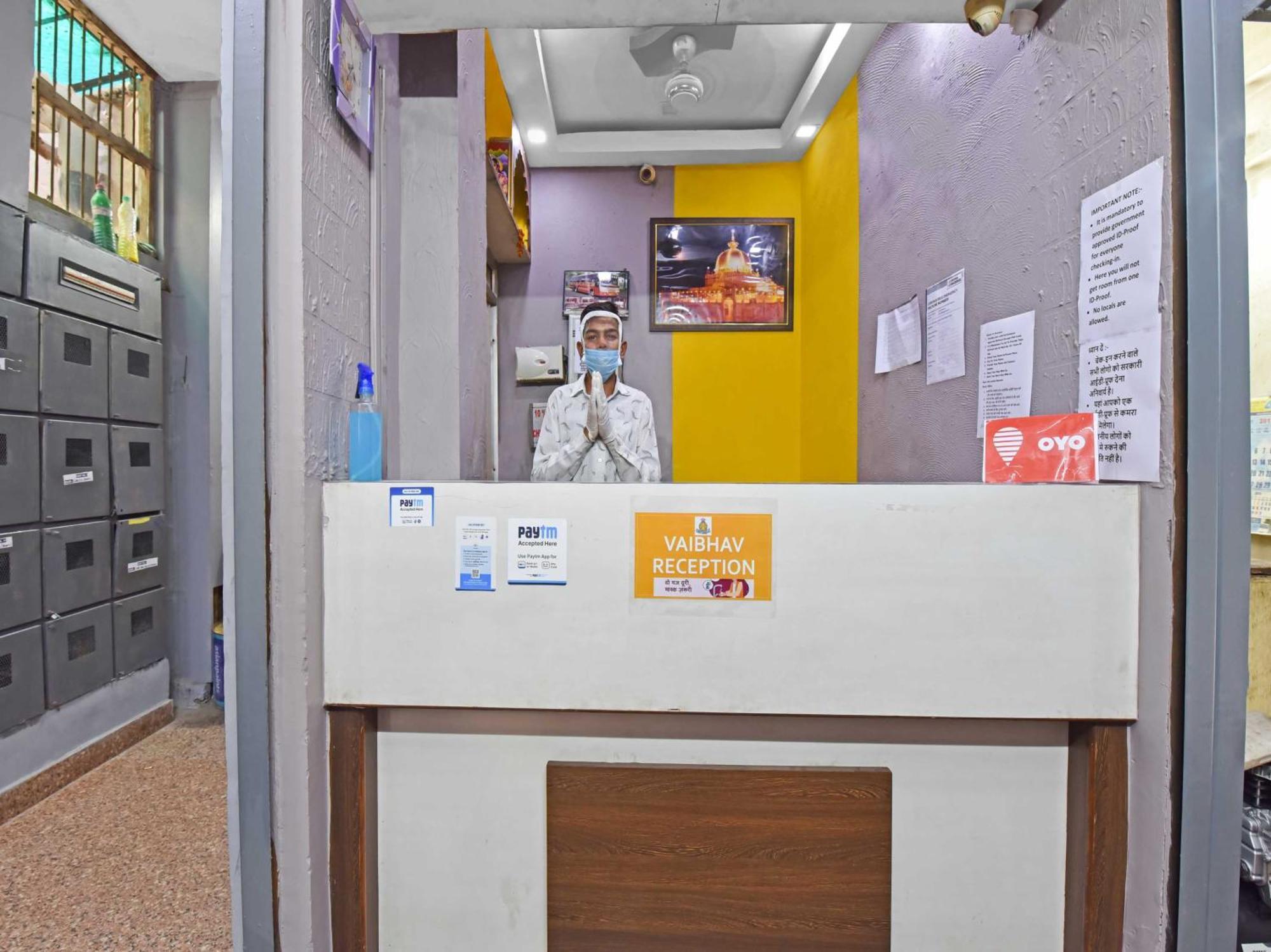 Oyo 85212 Hotel Vaibhav Ajmer Buitenkant foto