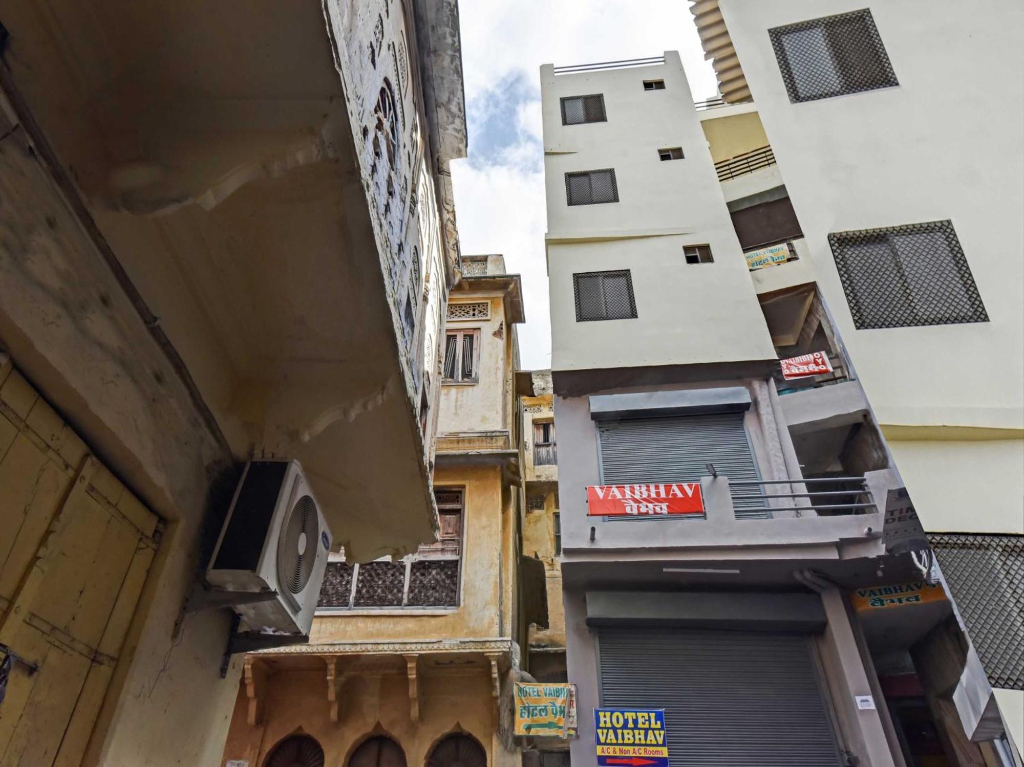 Oyo 85212 Hotel Vaibhav Ajmer Buitenkant foto