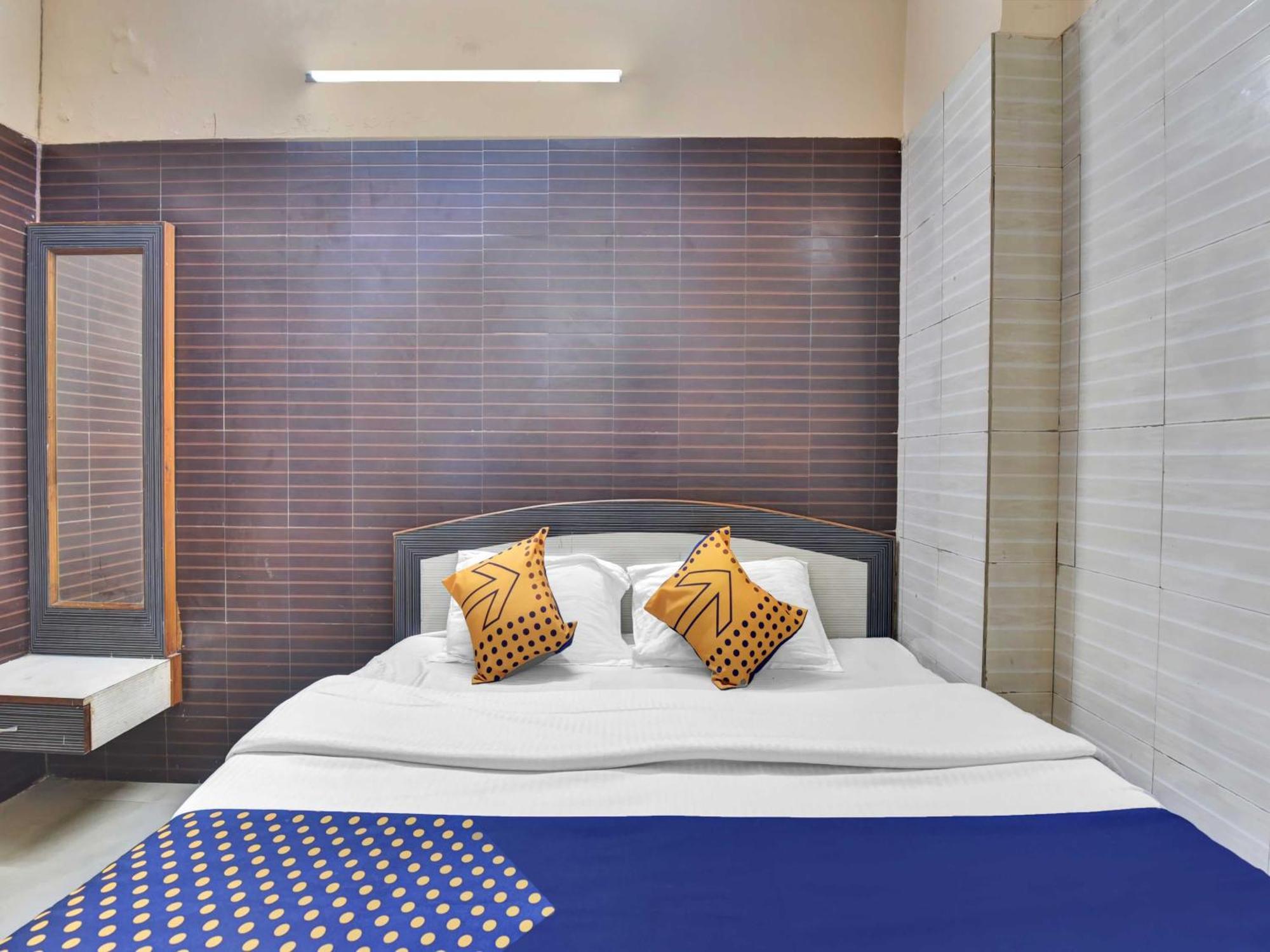 Oyo 85212 Hotel Vaibhav Ajmer Buitenkant foto